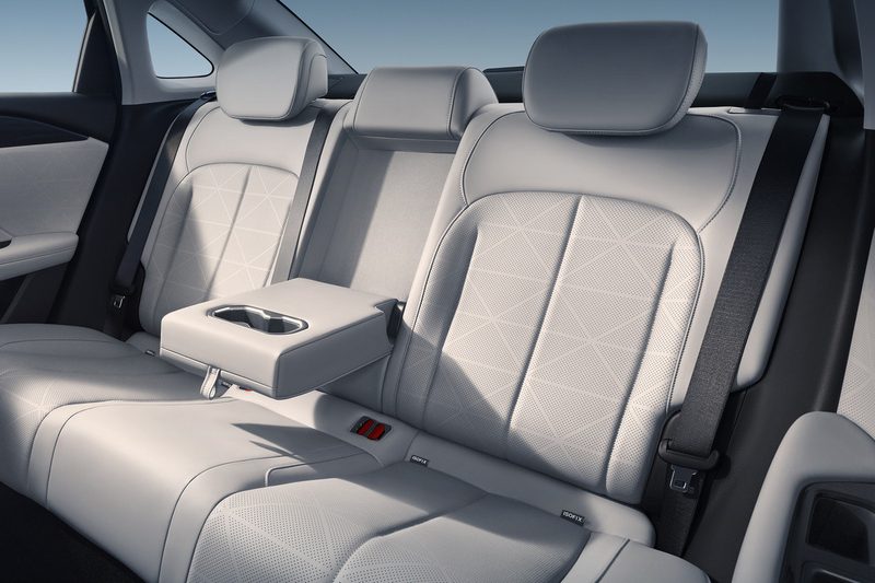 Geely Emgrand i-HEV - photo 2