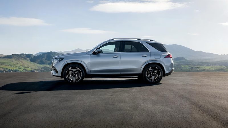 Mercedes-Benz GLE Gets Second Facelift  - Three Screens, New Six-Cylinders - photo 3