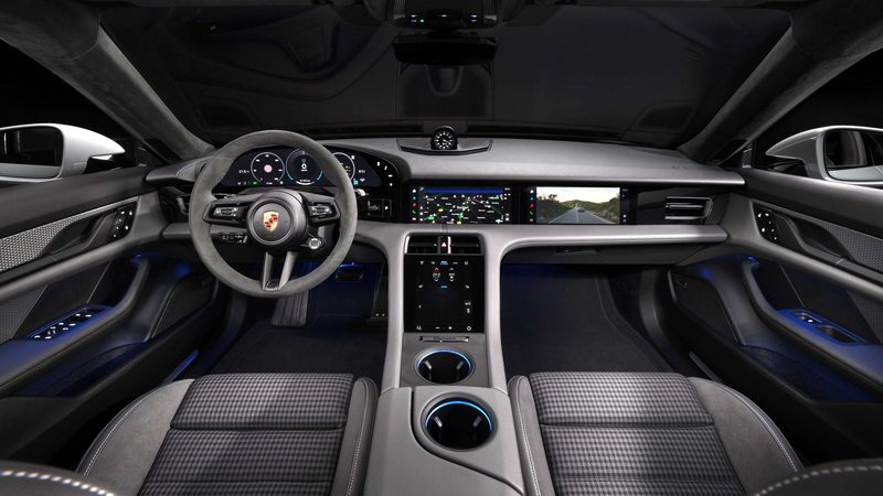 Porsche Taycan: production paused as sales fall 22% in 2025 - photo 2