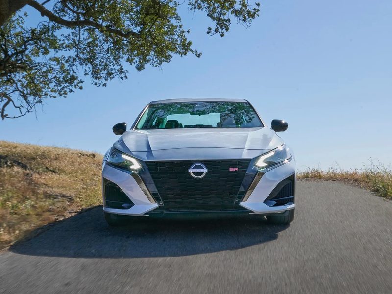 Nissan Altima - photo 2