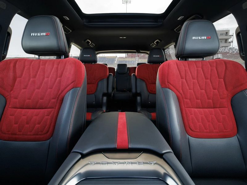 Nissan Armada - interior
