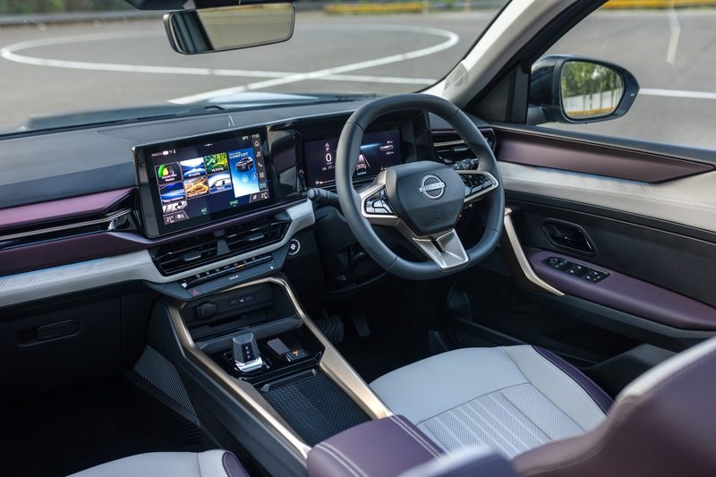Nissan Tekton - interior