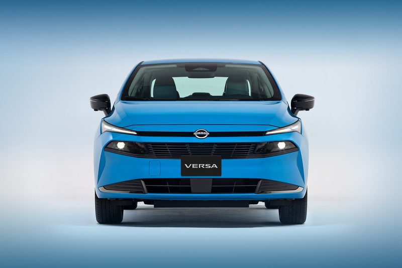 Nissan Versa - photo 2