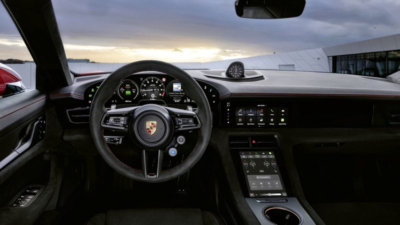 Porsche Taycan - photo 2
