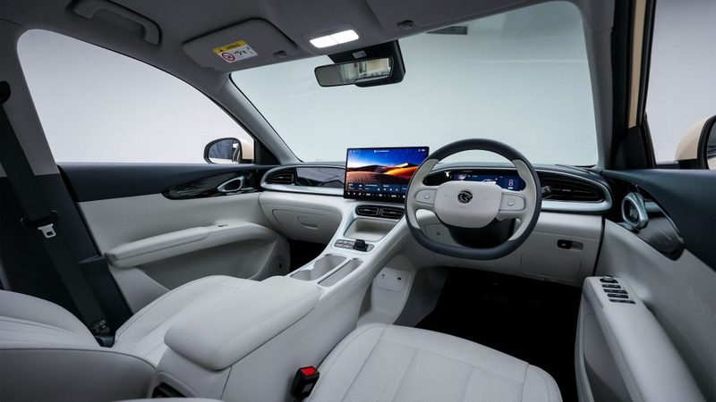 Proton e.MAS 7 - interior