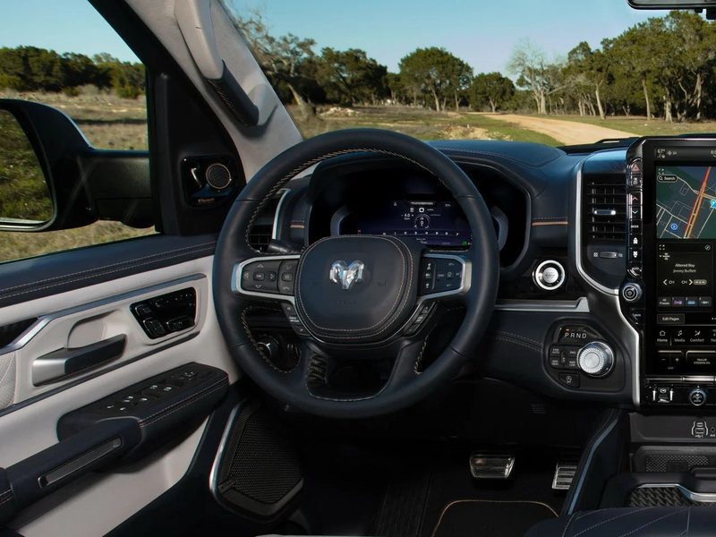 Ram 1500 - interior