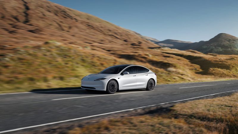 Tesla Model 3 - photo 3