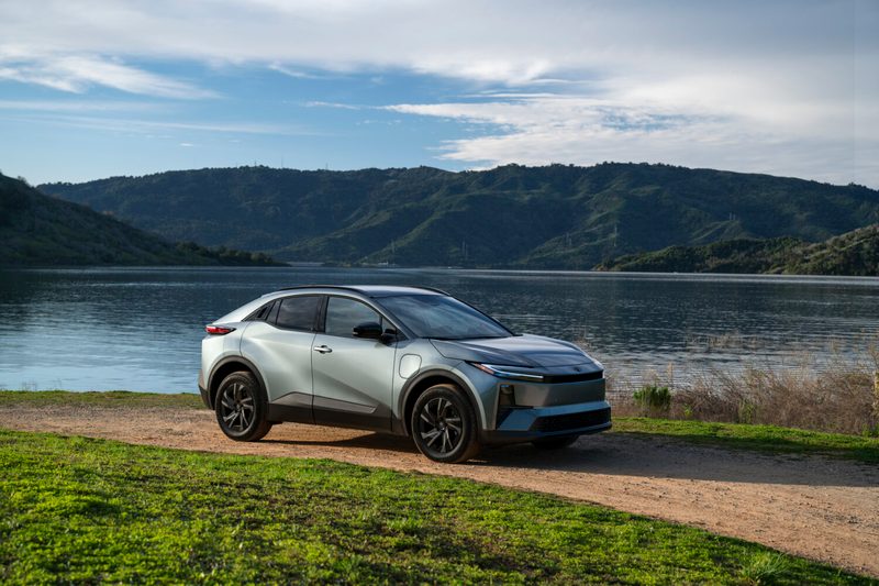 Toyota C-HR EV - photo 2