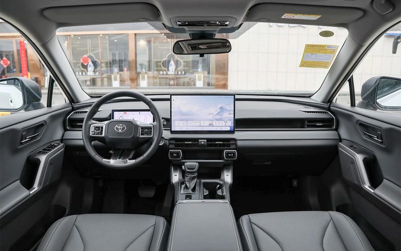 Toyota RAV4 Rongfang - interior