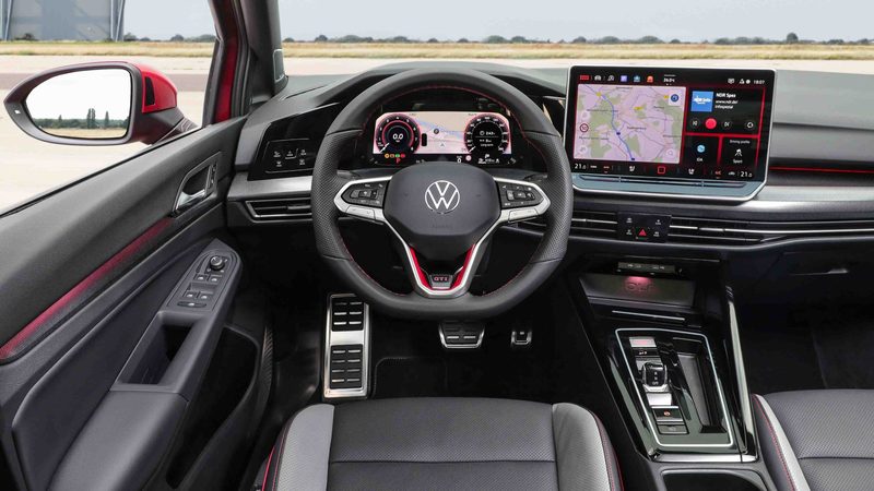 Volkswagen Golf - interior
