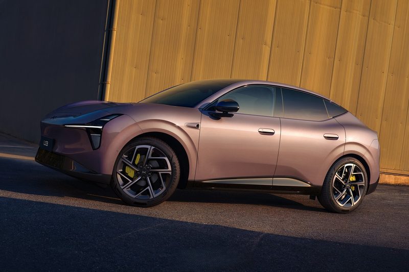 Xpeng's Mona L03 coupe-crossover heads to a 2 July launch with EV and range-extender power - photo 3