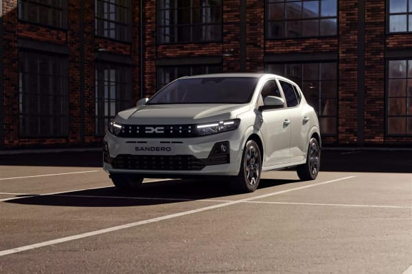 Dacia Sandero сохраняет лидерство, BYD Atto 2 впервые входит в топ-10 Испании